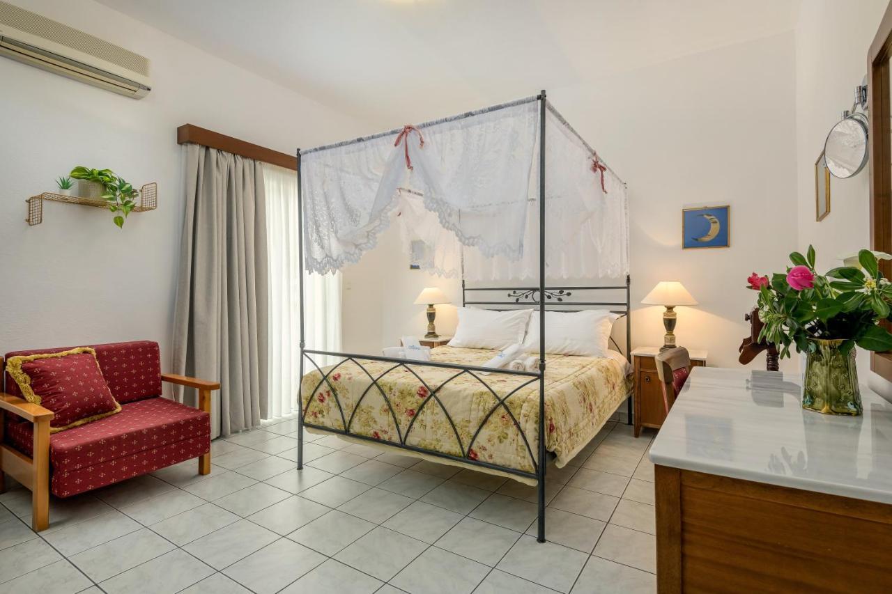 Grikos Hotel Патмос Экстерьер фото