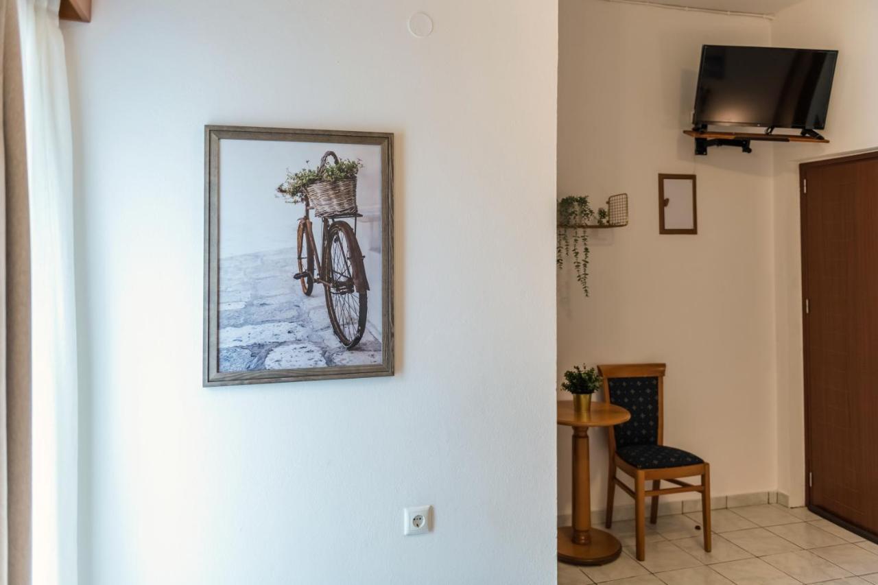Grikos Hotel Патмос Экстерьер фото