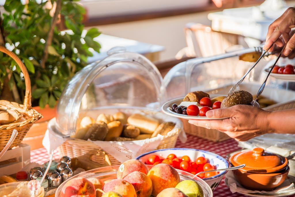 Grikos Hotel Патмос Экстерьер фото