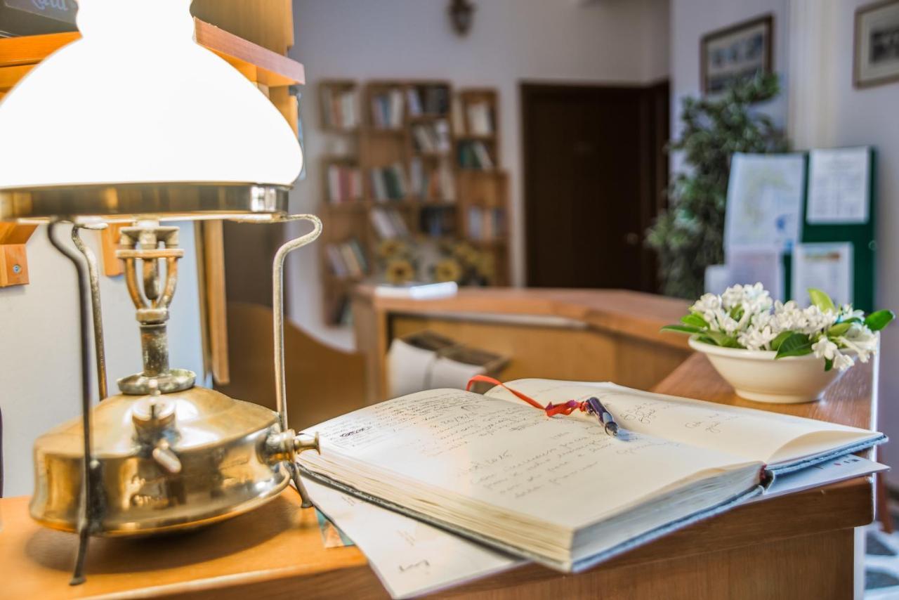 Grikos Hotel Патмос Экстерьер фото